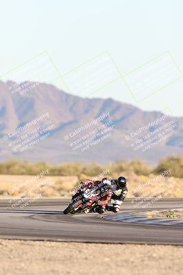 media/Dec-07-2025-CVMA (Sun) [[3e7d2de5dc]]/Race 18-Formula Twins-Formula 40 UL/